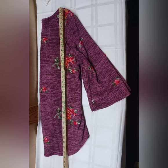 Fig and Flower Embroidered Cardigan/Size 1X maroon,floral,bell sleeve. - Picture 11 of 12